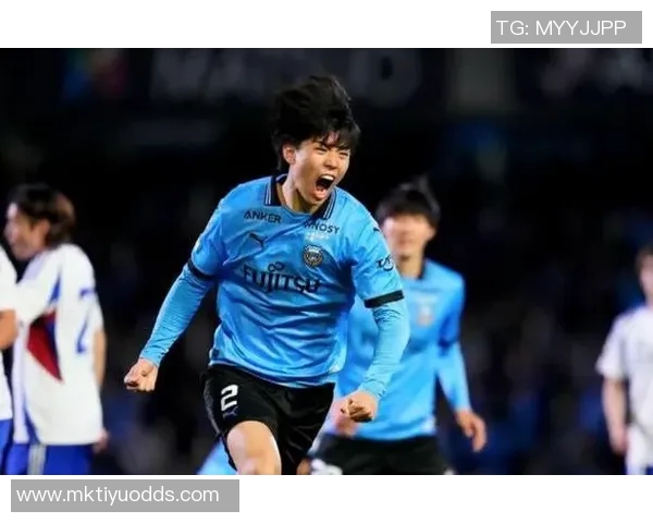 18岁中国后卫关德晴加盟川崎前锋一线队展现成长之路