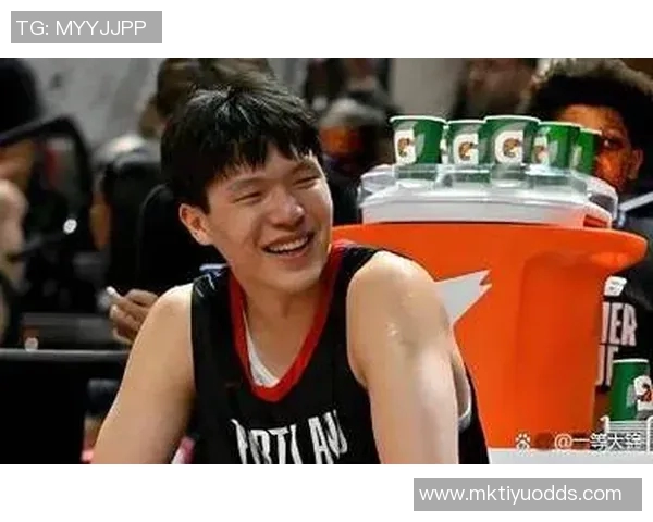 克林根表现平平仅得2分却抢下9篮板球队需更多贡献 克林根表现平平仅得2分却抢下9篮板球队需更多贡献