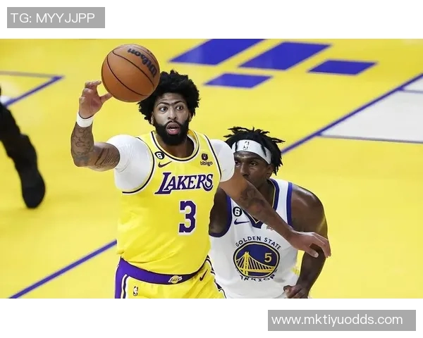 势如破竹的精彩瞬间弗拉格飞身大帽拉塞尔助攻浓眉空中暴扣 势如破竹的精彩瞬间弗拉格飞身大帽拉塞尔助攻浓眉空中暴扣