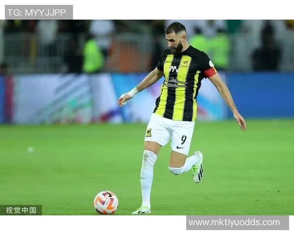 吉达联合快速反击先失一球本泽马第15分钟精彩破门助队反击 吉达联合快速反击先失一球本泽马第15分钟精彩破门助队反击