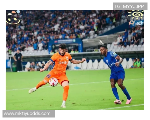 泰山队主场平局遭遇三连平球员谢场时满脸遗憾与失落