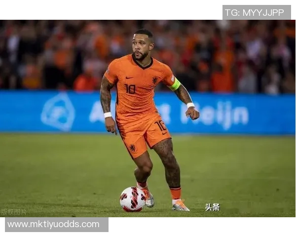 荷兰队官方推特发布海报热身世预赛对阵马耳他德容加克波等明星球员亮相