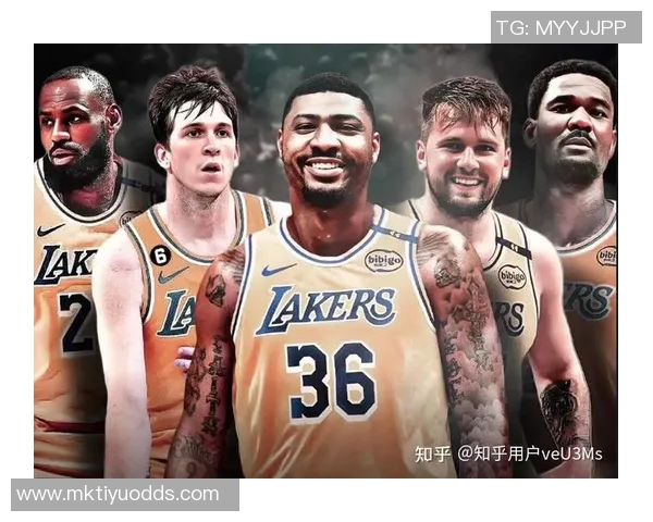 詹姆斯坚持东契奇最后出场引发热议湖记独家揭秘首发阵容介绍背后的故事